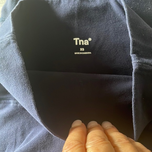 ⭐️2 for $30!⭐️ Aritzia TNA equator leggings - Picture 7 of 9